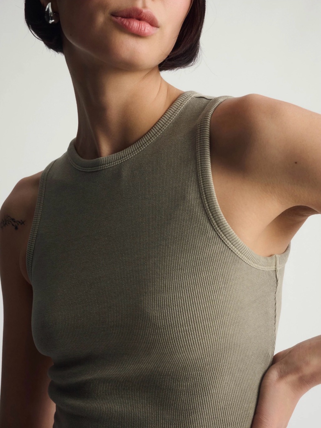 Aritzia Sunday Best Sinchseamless Ribbed Cropped Tank In Sage Green, Size Xxs